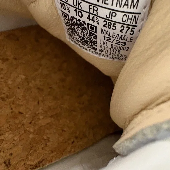 Adidas Samba Classic White and Tan Men's Shoes - Picture 5 of 5